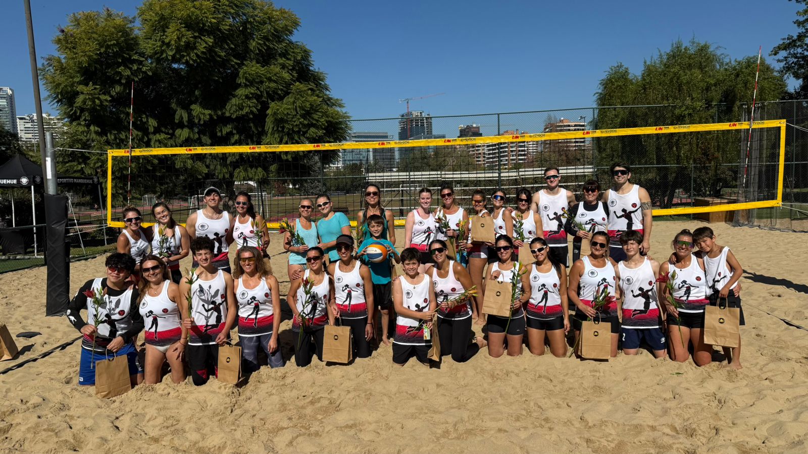 ENCUENTRO MADRE-HIJO DE BEACH VOLEY FUE TODO UN ÉXITO 